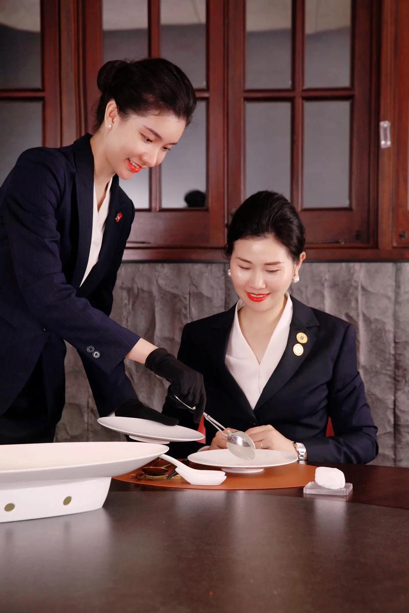 餐饮高端培训权威观点 从厦门最贵餐厅的更新迭代看服务升级新趋势